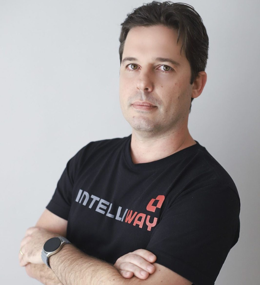 Photo of Leonardo Camada, CPO · CHIEF PRODUCT OFFICER